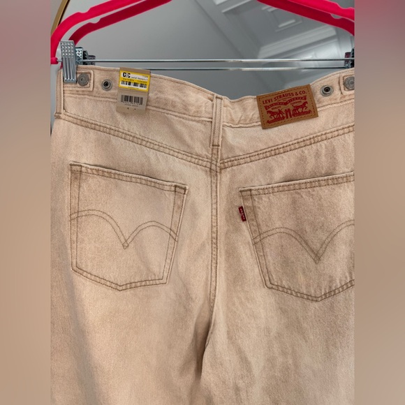 Levi's Women's High-Rise Cinch Waist Barrel Jeans in Light Beige 31x31 BNWT - Picture 13 of 16